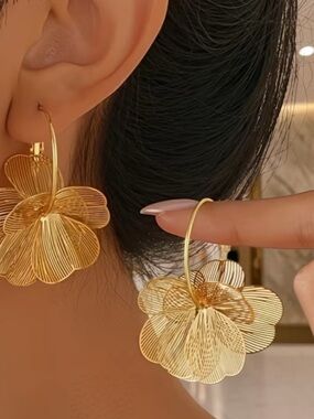 Gold flower earrings